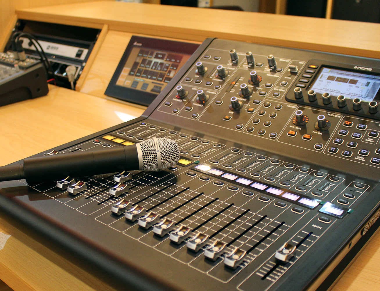 تامین تجهیزات مختلف مورد نیاز الکتروویژن تامین تجهیزات مورد نیاز الکتروویژن